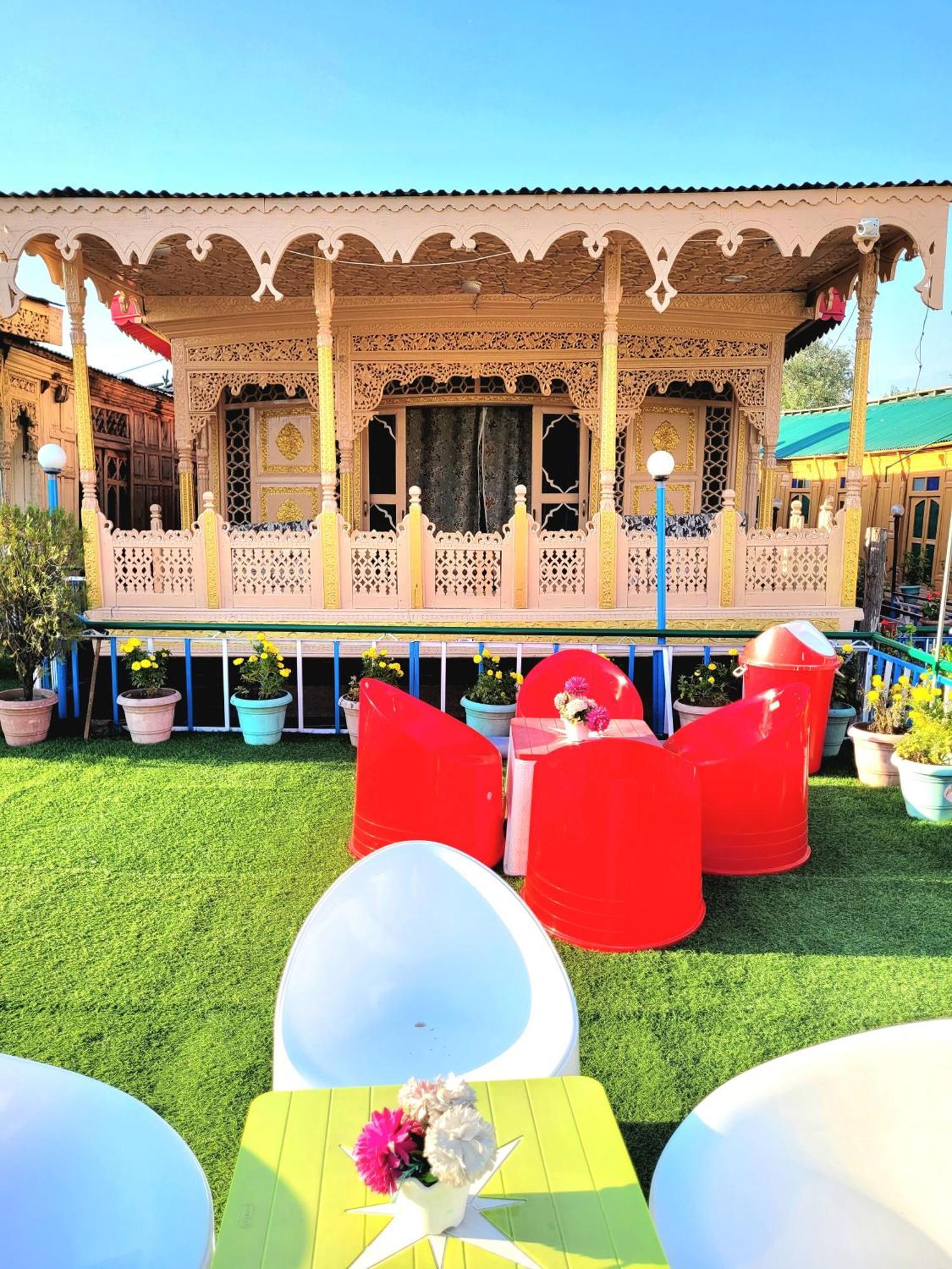 Aziz Palace Group Of Houseboats Srinagar  Luaran gambar