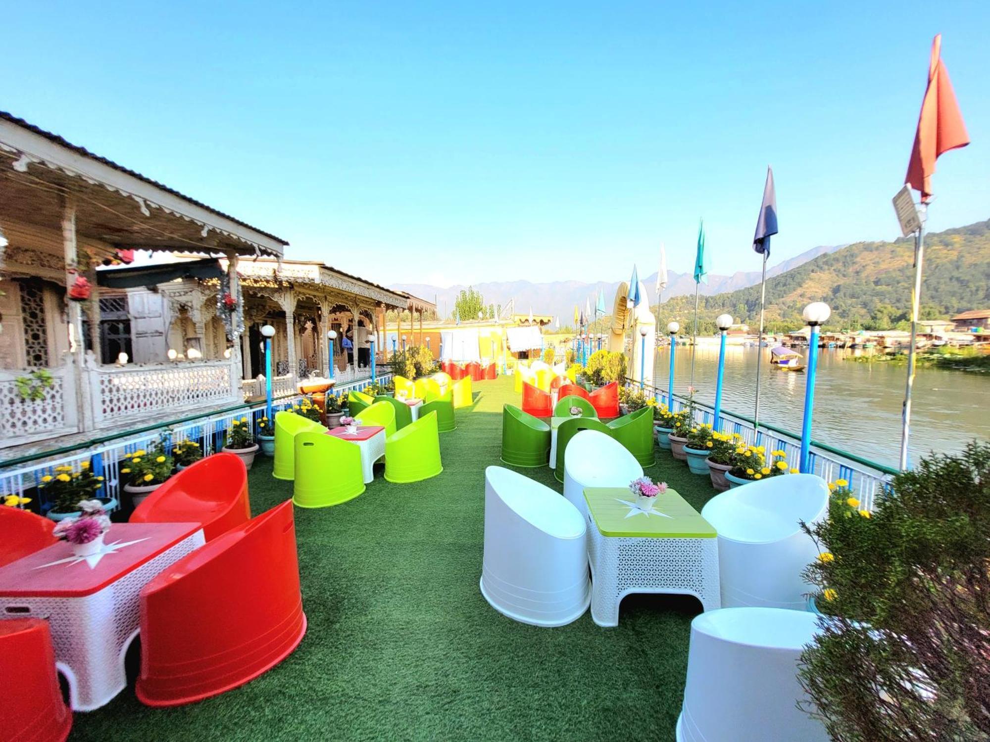 Aziz Palace Group Of Houseboats Srinagar  Luaran gambar