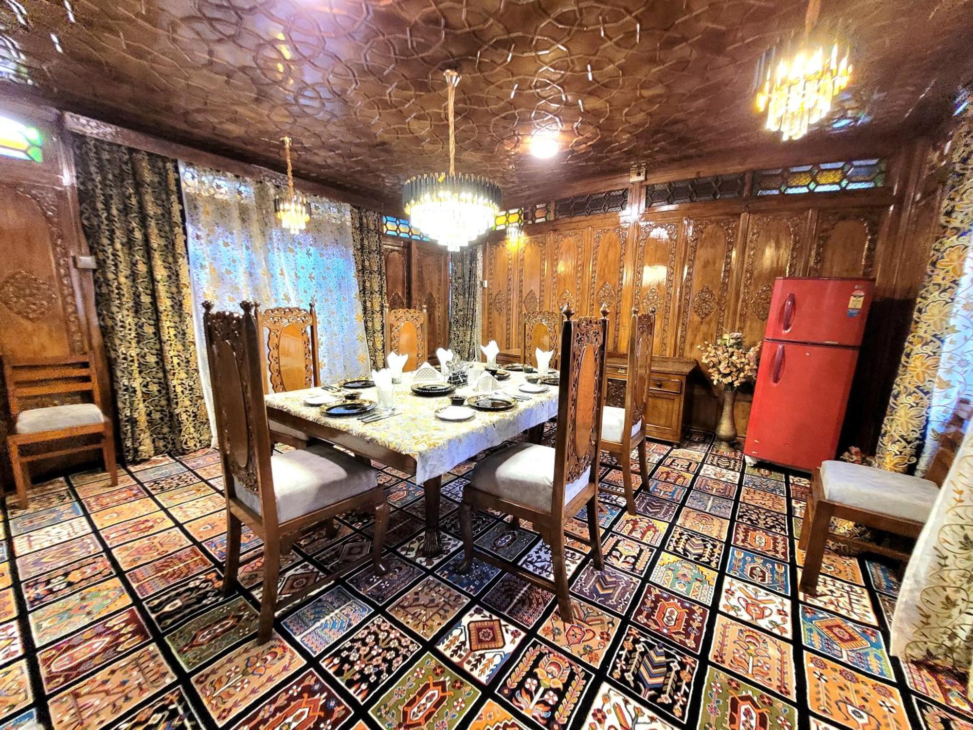 Aziz Palace Group Of Houseboats Srinagar  Luaran gambar