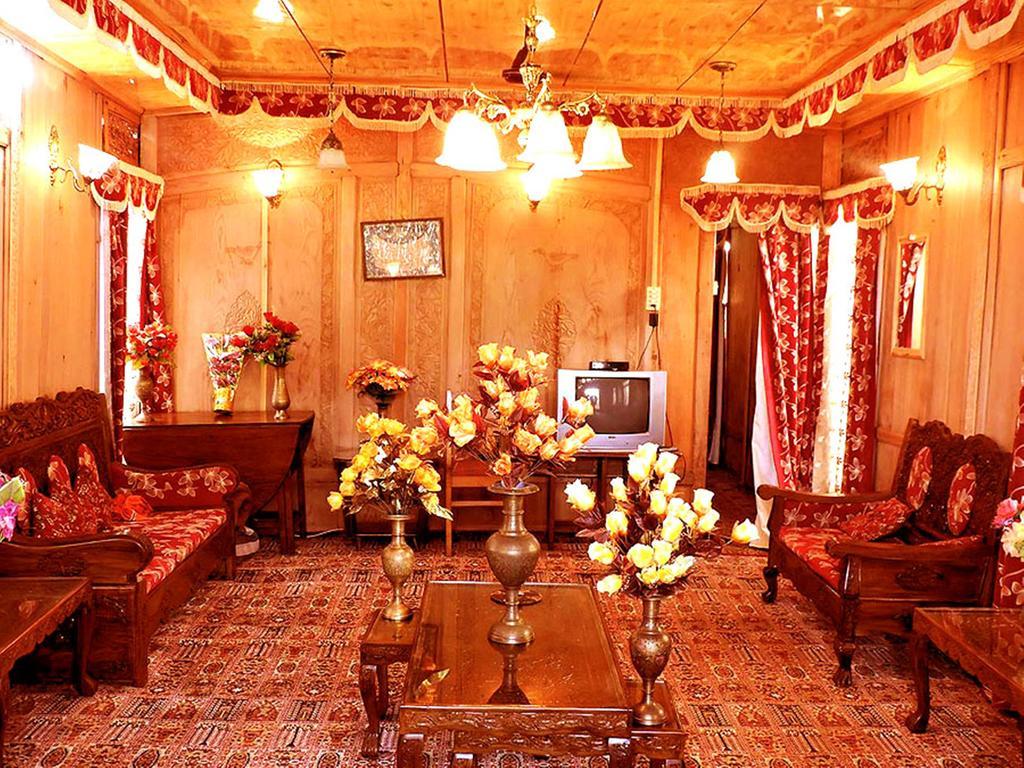 Aziz Palace Group Of Houseboats Srinagar  Luaran gambar