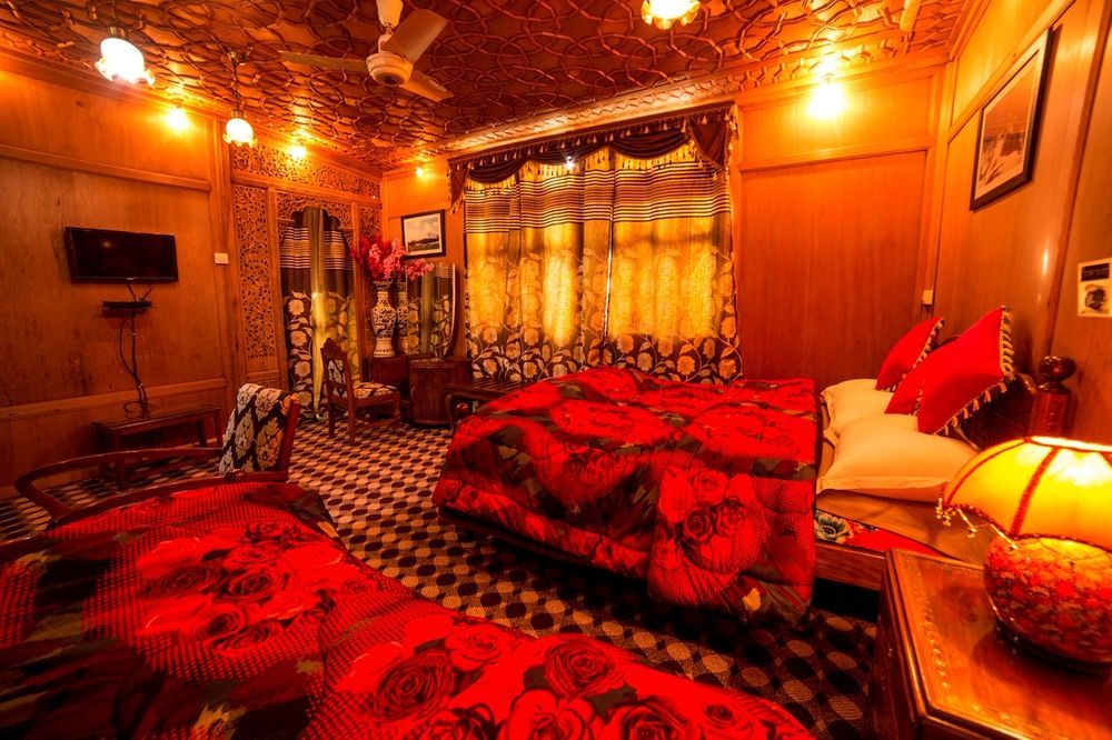 Aziz Palace Group Of Houseboats Srinagar  Luaran gambar