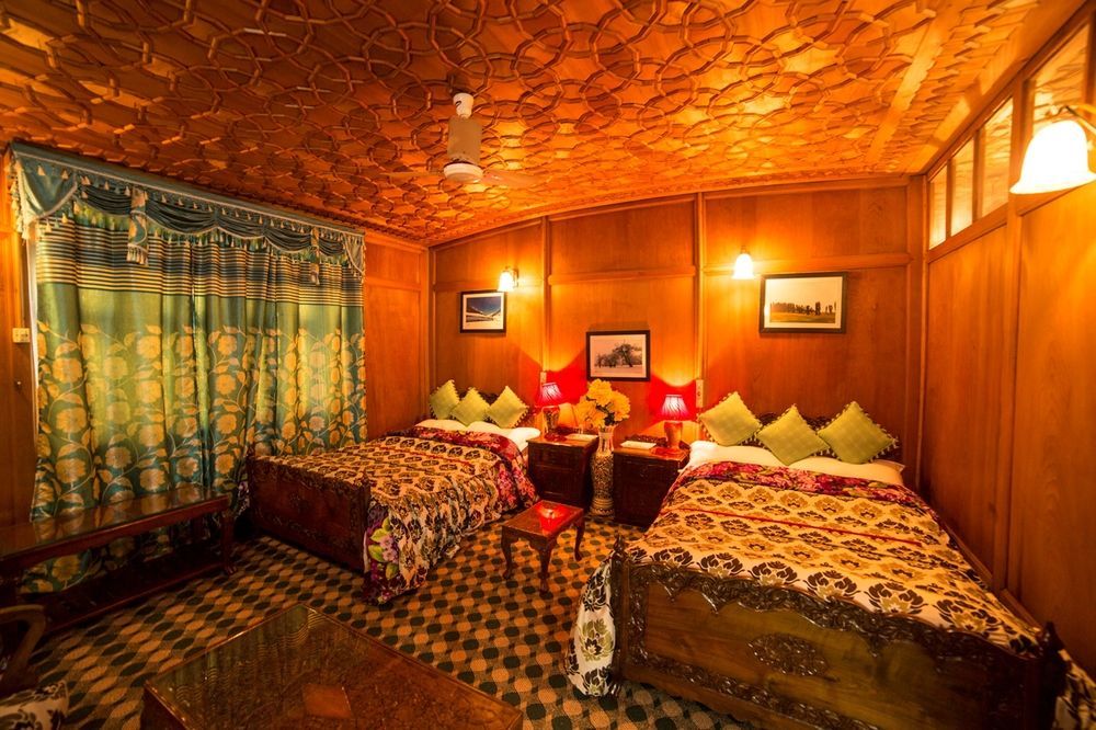 Aziz Palace Group Of Houseboats Srinagar  Luaran gambar