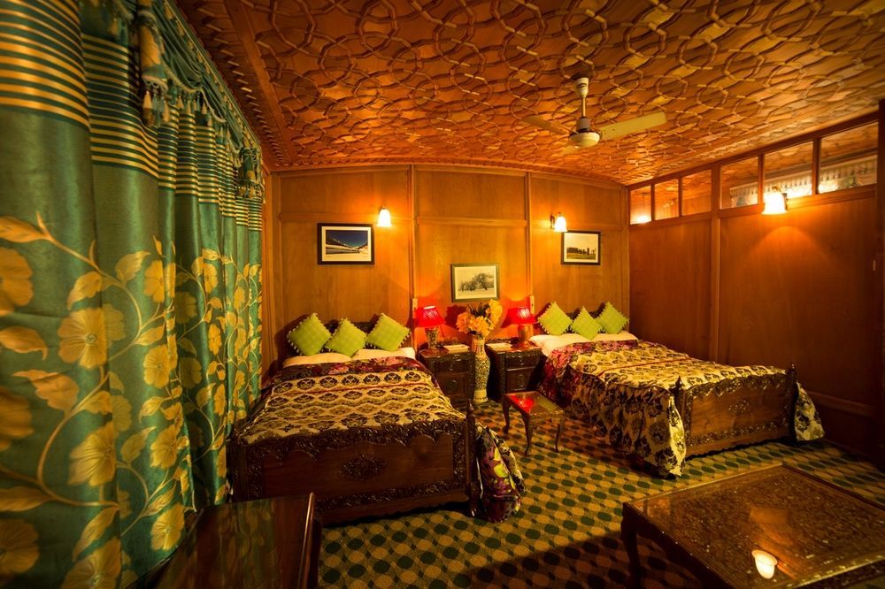 Aziz Palace Group Of Houseboats Srinagar  Luaran gambar