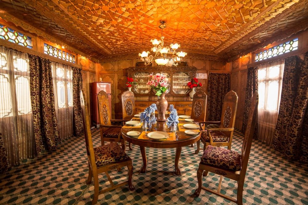 Aziz Palace Group Of Houseboats Srinagar  Luaran gambar